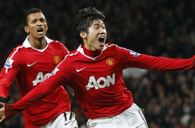 Park Ji Sung thi đấu cùng Manchester United
